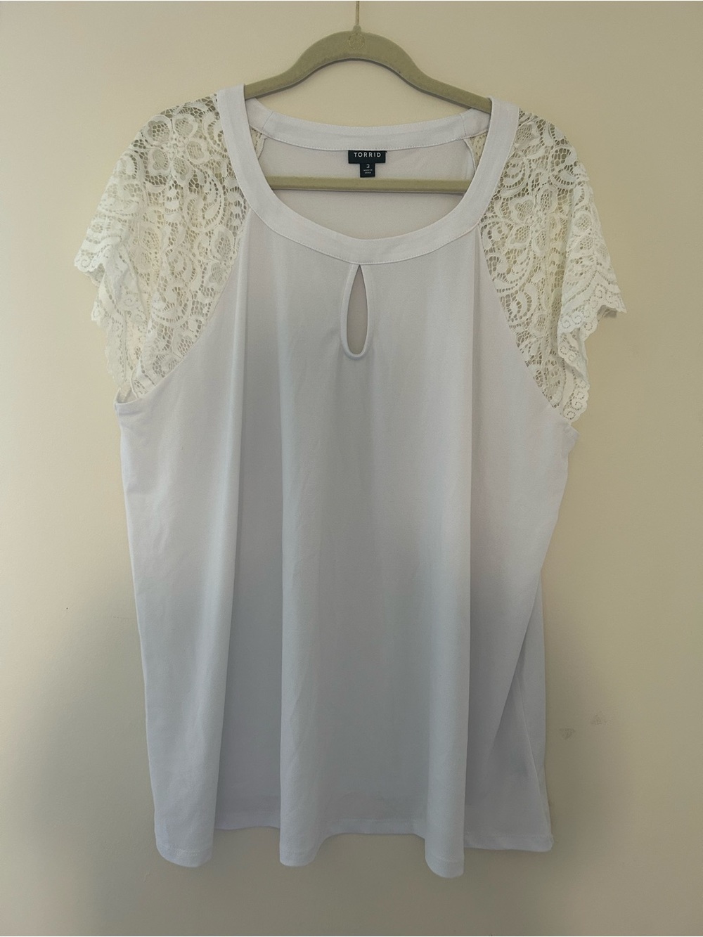 Torrid Size 3 White Lace Sleeve Keyhole Tank Top